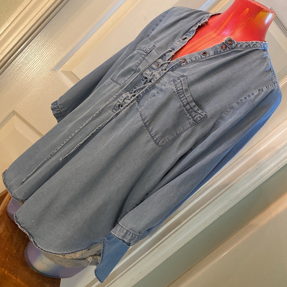 a.n.a Blue Denim Gardener Artist 3/4 Sleeve Tie Front Blouse Shirt Top - Picture 3 of 16